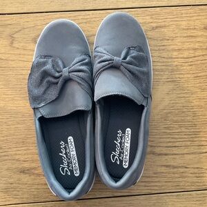 Skechers Madison Avenue Slip-ons